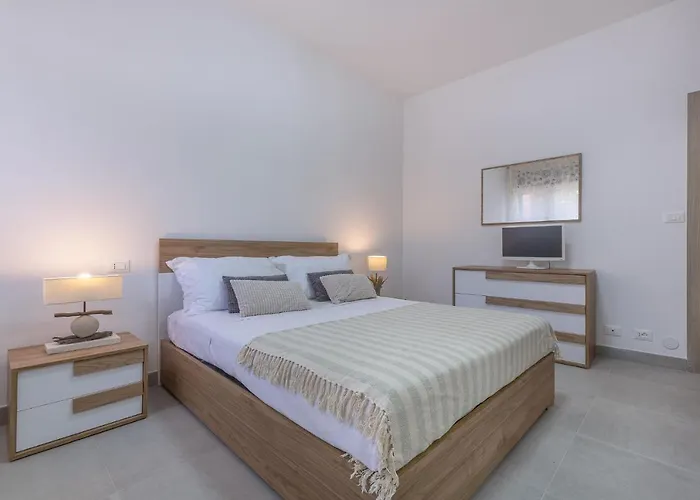 Biscay Bay With Balconies فيرّارا