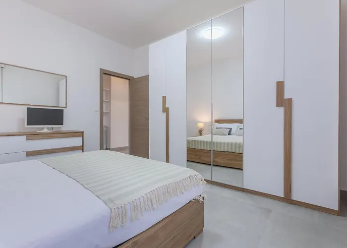 Biscay Bay With Balconies Φεράρα